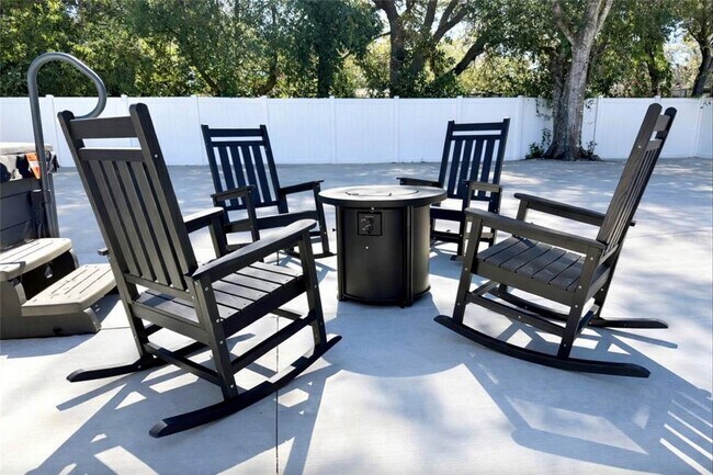 Building Photo - 2238 Clematis St