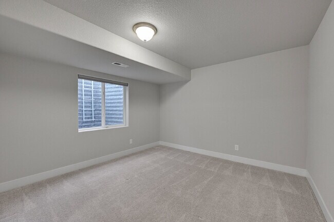 Building Photo - $2,895 - 4 Bed, 3 Bath Home in Colorado Sp...