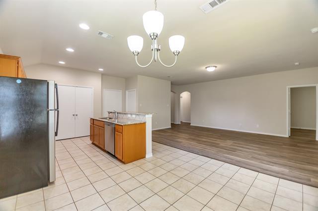 Building Photo - 5910 Bonnell Ave