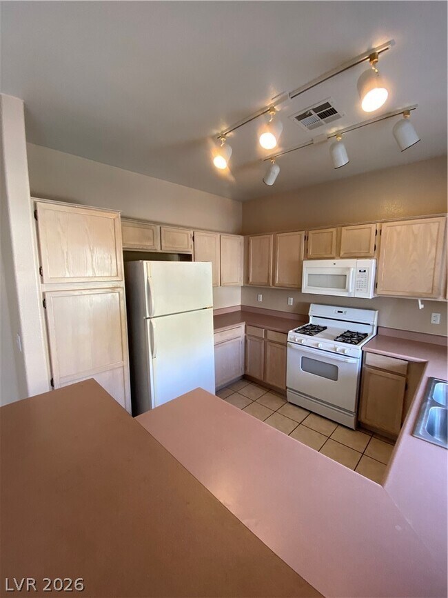 Building Photo - 6804 Indian Chief Dr