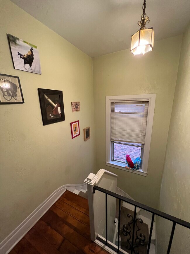 Building Photo - 1527 Saturn Way