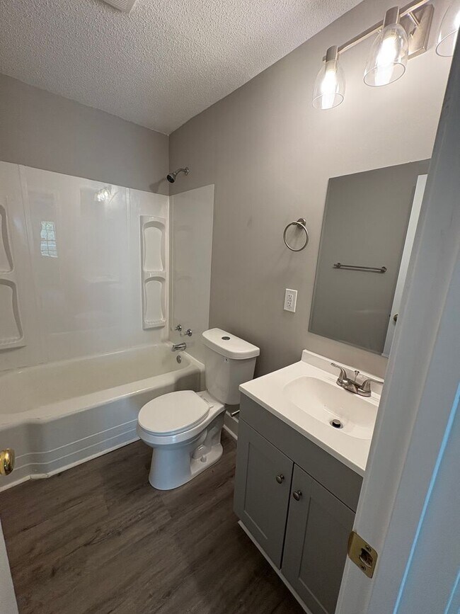 Building Photo - Lovely 3 Bedroom 2 Bath Home in Spartanburg