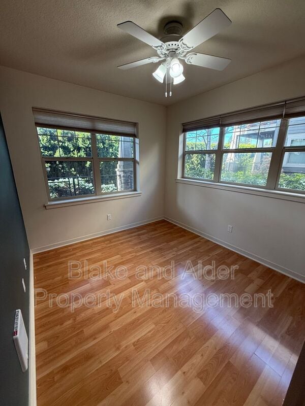 Building Photo - 8758 NE Delamere Way