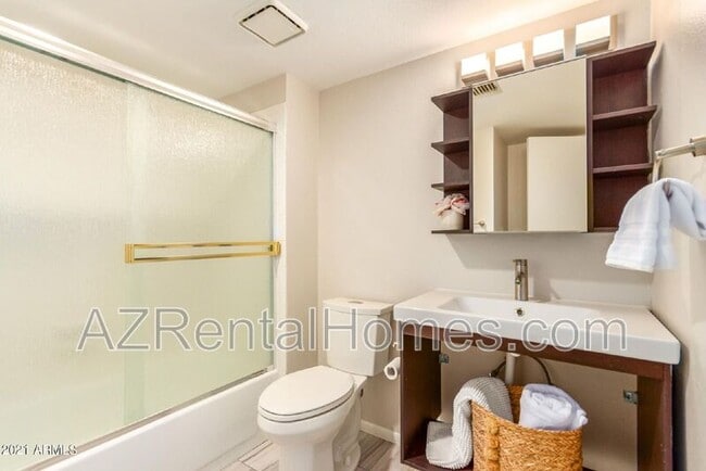 Building Photo - 746 E Morningside Dr