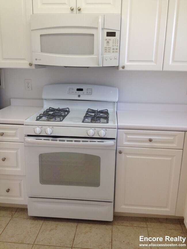 Building Photo - 621 VFW Parkway