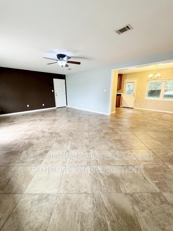 Building Photo - 506 Trenton St