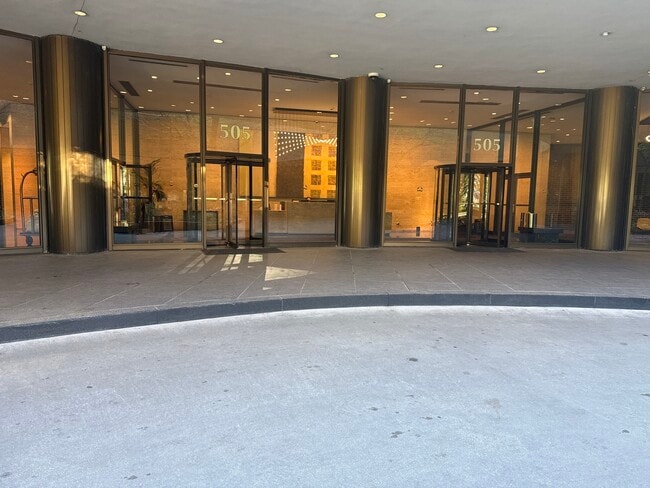 Building Photo - 505 N Lake Shore Dr