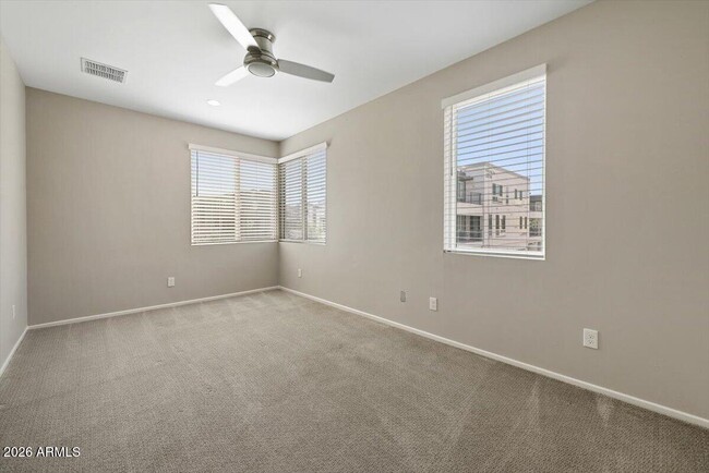 Building Photo - 1250 Abbey Ln