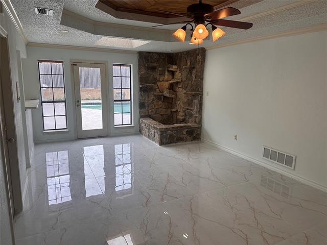 Building Photo - 532 Evergreen Dr