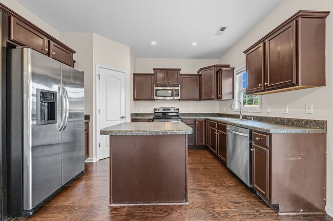 Building Photo - Welcome to Carolina Plantations!