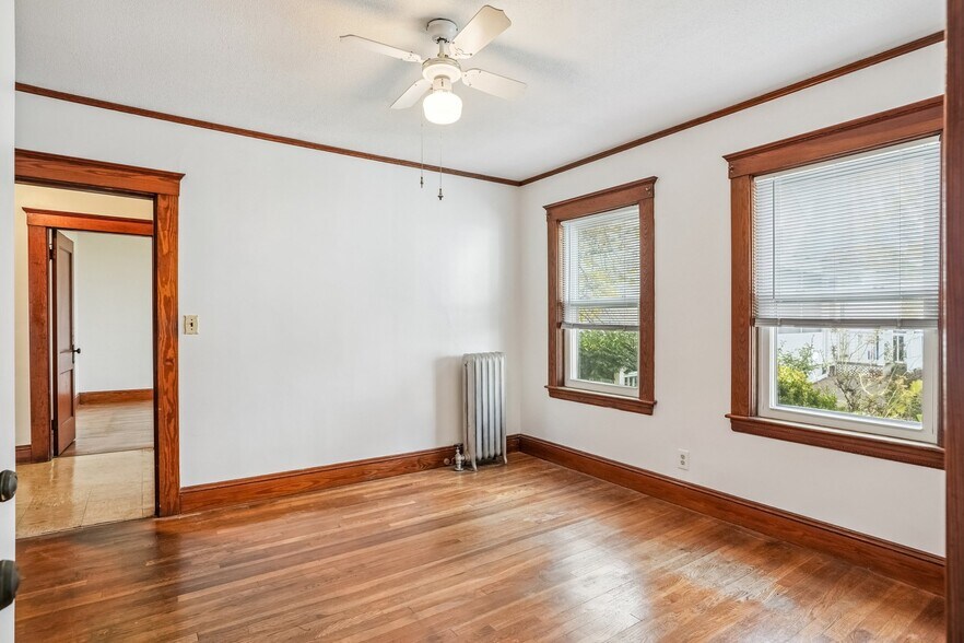 Building Photo - 14 Hurlcroft Ave