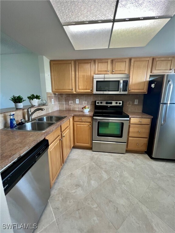 Building Photo - 423 Cape Coral Pkwy W