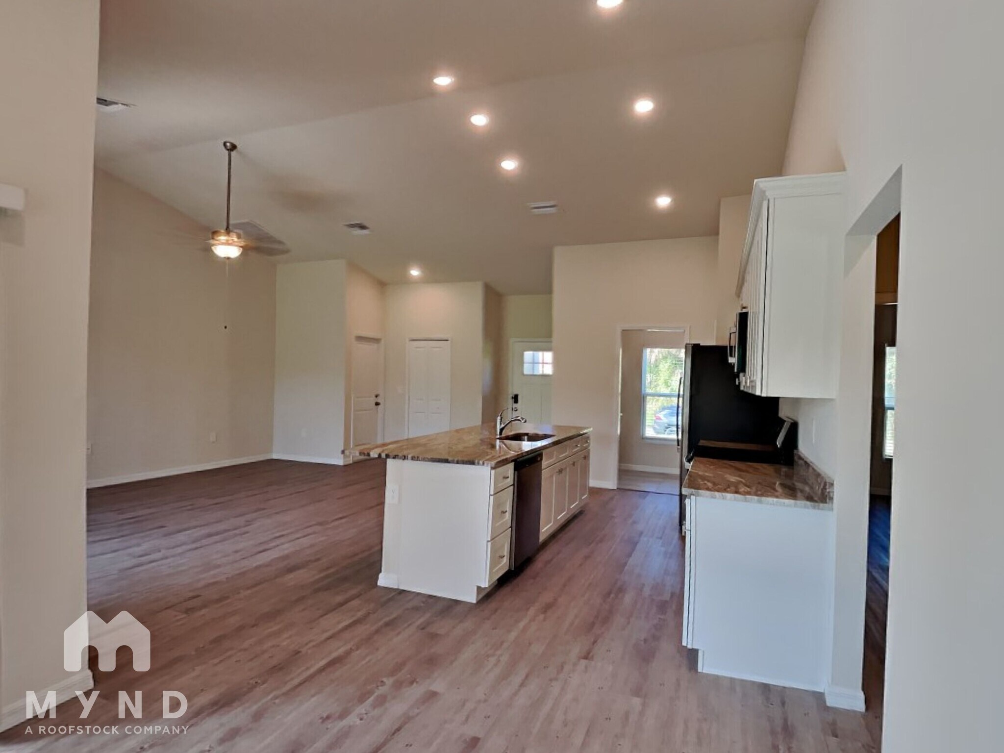 Building Photo - 2690 Shabonne Ln