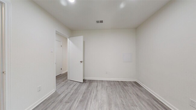 Building Photo - 7415 Alcomita Dr