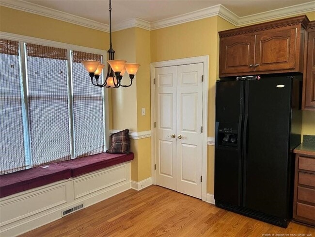 Building Photo - 4890 Independence Dr