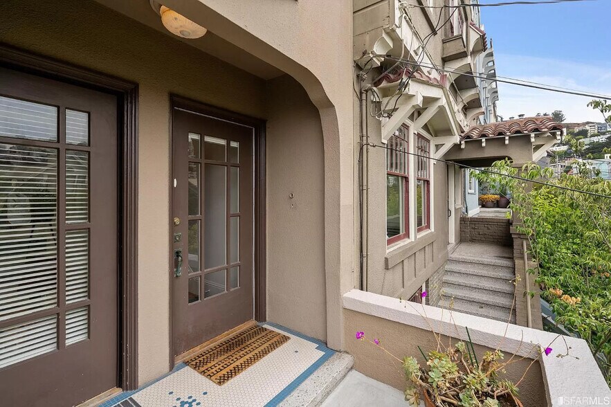 Building Photo - 109 Caselli Ave
