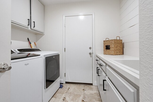 Building Photo - 1317 Gull Ct