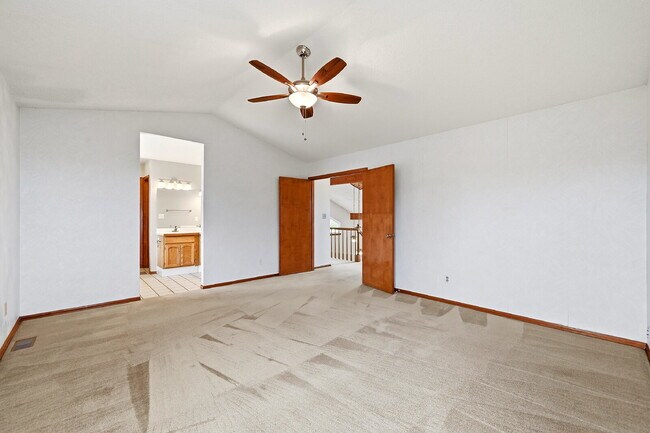 Building Photo - $2,845.95- 4-Bed /3-Bath Gem with Finished Basement and Fenced-in Yard in Colorado Springs!