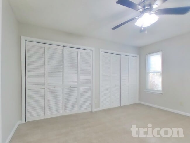 Building Photo - 623 Lockhart Ct NE