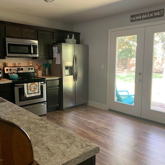 Building Photo - 103 Lassere Cir