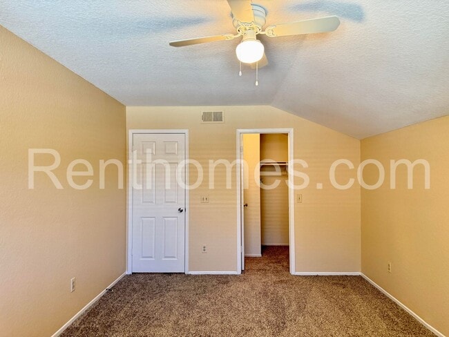 Building Photo - 10384 Barrywood Way