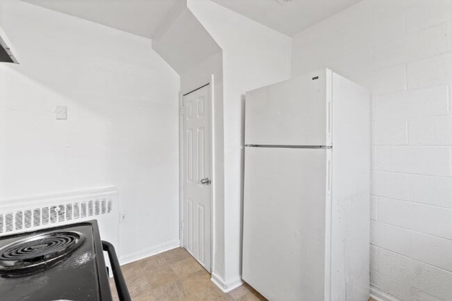 Building Photo - 3 BEDROOM BRICK TOWNHOME FOR RENT IN NORFOLK