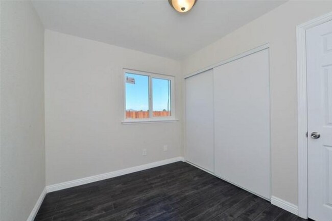 Building Photo - Modern 3 Bedroom 2 Bath Home, San Diego (92114)