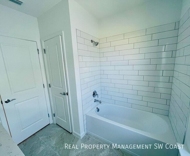 Building Photo - 27851 Solis Grande Dr