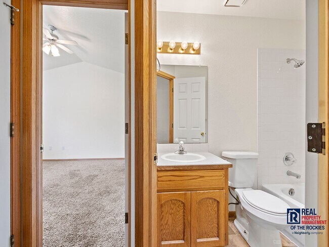 Building Photo - 4-Bed, 3-Bath Home - Maintenance-Free Living with Style!