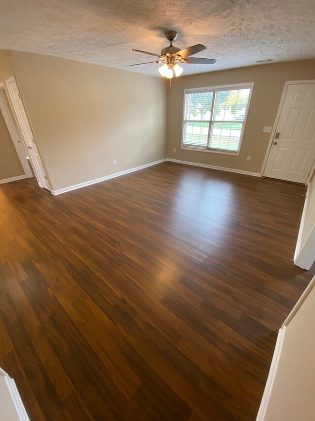 Building Photo - 367 Hendrixson Dr