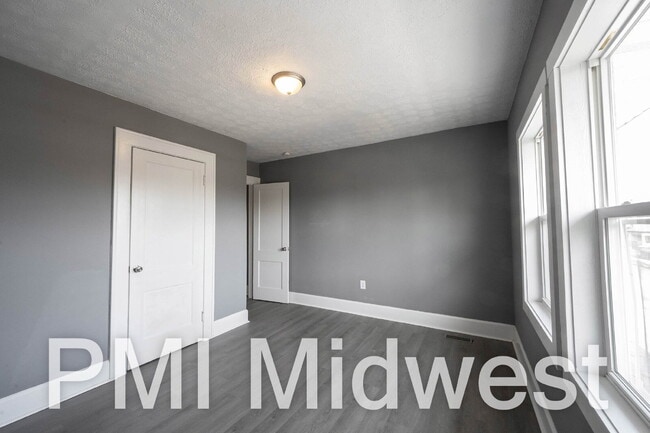 Building Photo - 22 N Euclid Ave