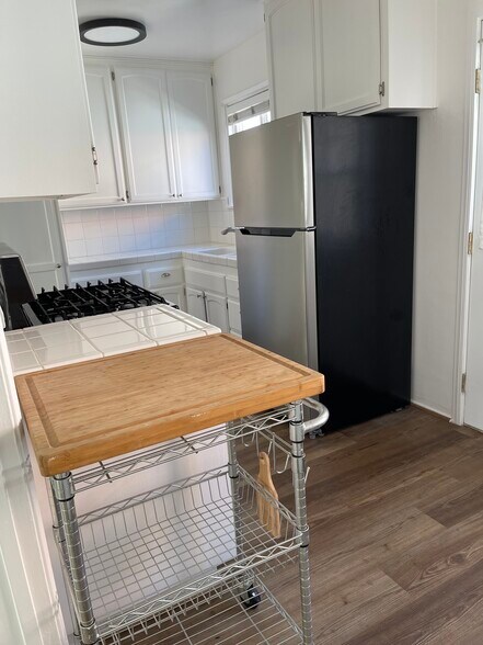 Building Photo - 702 S Pacific Coast Hwy