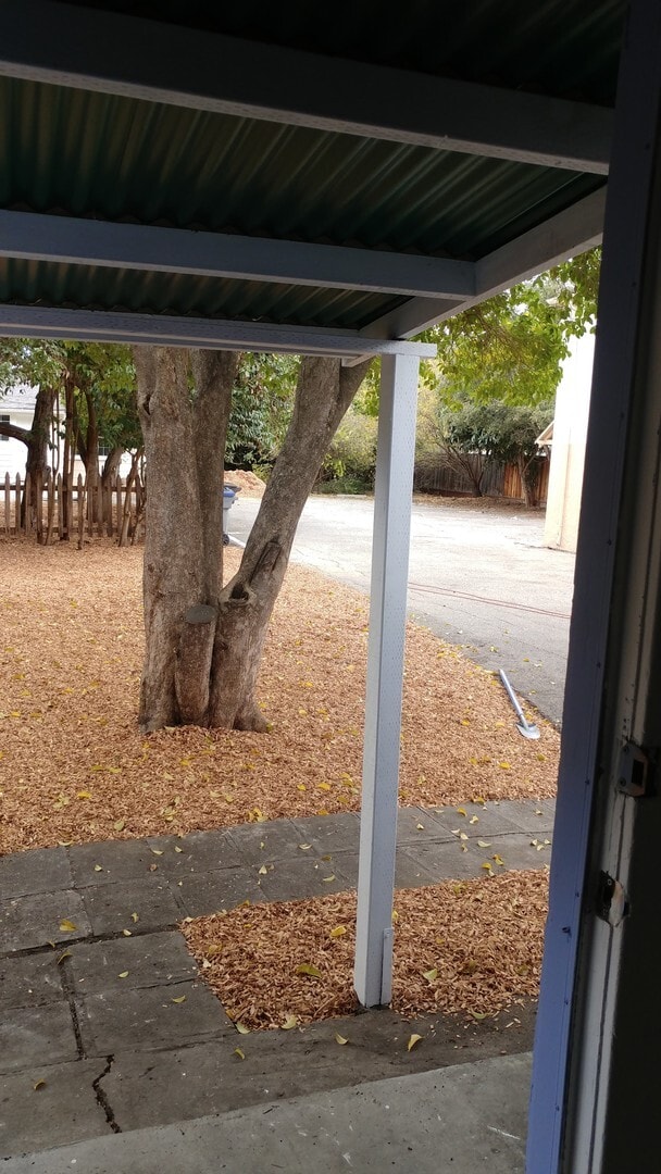 Building Photo - 1051 Boranda Ave