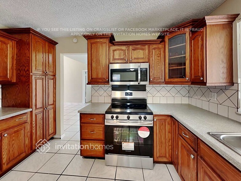Building Photo - 15520 Briarwood Manor