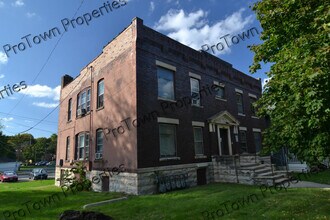 Building Photo - 213 N Hickory St