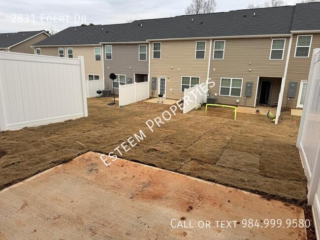 Building Photo - 2831 Egert Dr