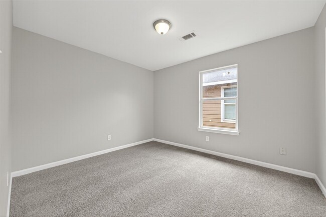 Building Photo - 7521 Dyer St