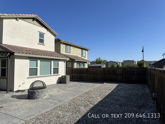 Building Photo - 17624 Monroe Dr