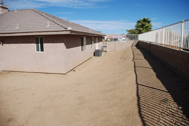 Building Photo - Quiet Home in Copper Hills located in a Cul-de-sac. **Do not distrub current tenant**