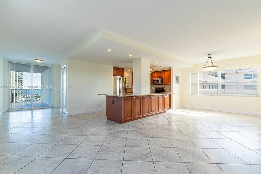 Building Photo - 121 Golden Isles Dr