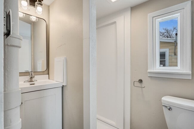 Building Photo - Single Family Home Near Downtown