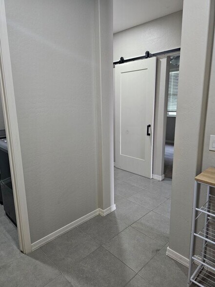 Building Photo - 15092 W Portland St