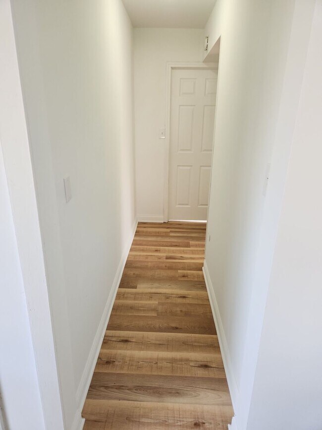 Building Photo - 264 N Jackson St