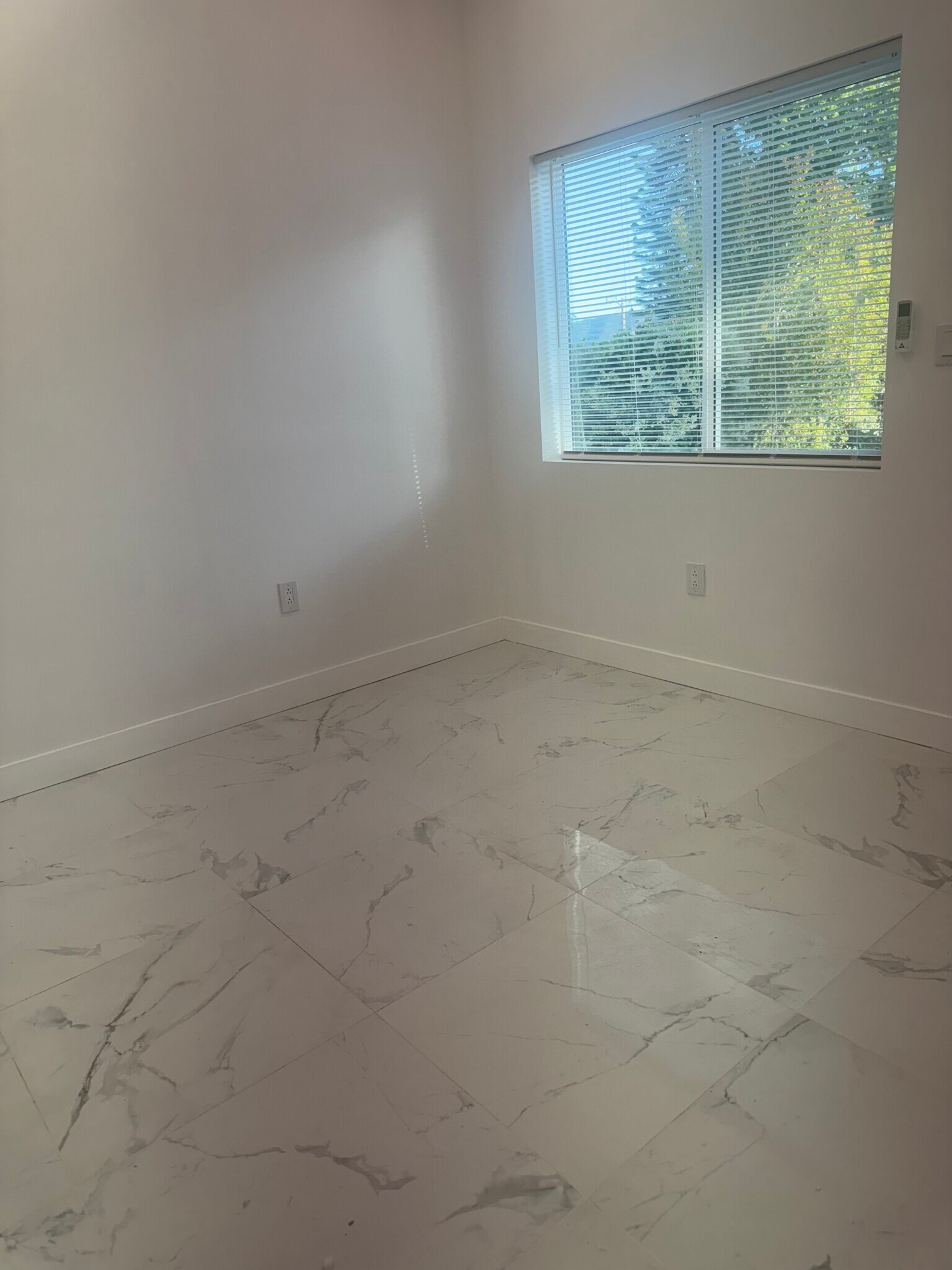 Building Photo - 4525 Dunsmore Ave