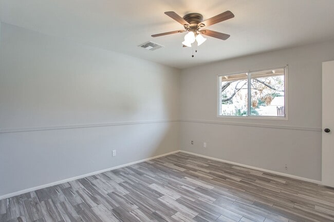 Building Photo - Modern Home with Pool in the Best ASU neighborhood