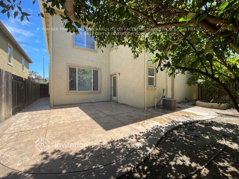 Building Photo - 118 Palermo Way