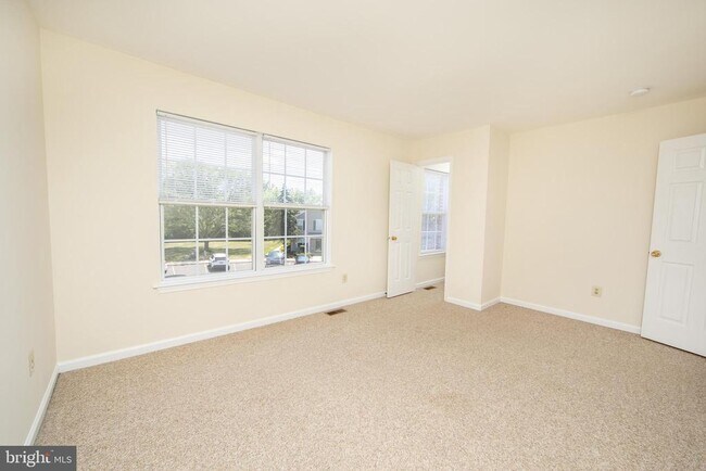 Building Photo - 5025 Rebecca Fell Dr