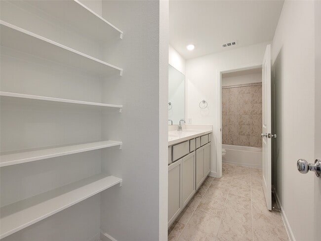 Building Photo - 21627 Royal Jett Dr