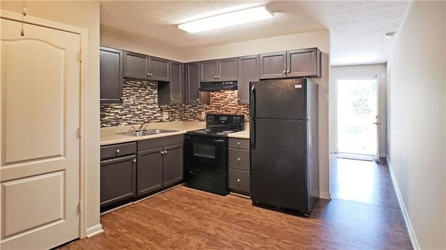 Building Photo - 2885 Center St