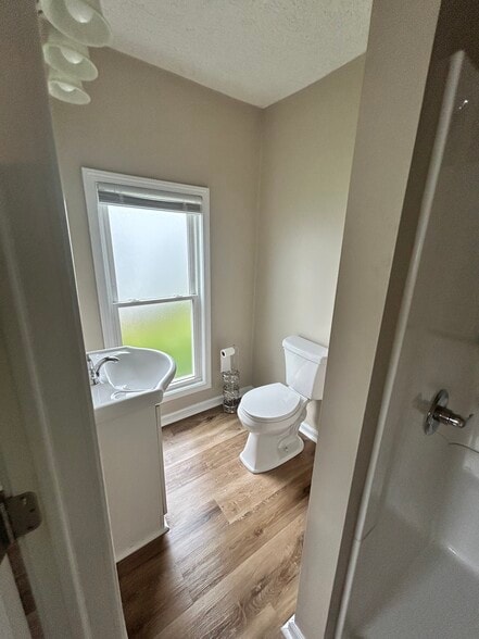 Building Photo - 908 Garfield Ave